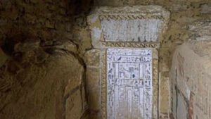 4,300-year-old gold-covered mummy found sealed in deep Egyptian shaft, shocks archaeologists | World News