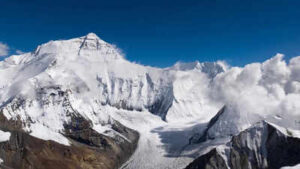 Everest climbers ‘poisoned’ in $20m insurance scam, probe on