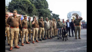 Bizman lynched by mob after his car hits woman in Varanasi | Lucknow News