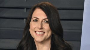 After giving away $26 billion in philanthropy, MacKenzie Scott’s wealth remains largely unchanged — here’s why | World News