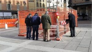 The umarells: Retired elderly men in Italy quietly supervise construction sites and give orders without being asked | World News