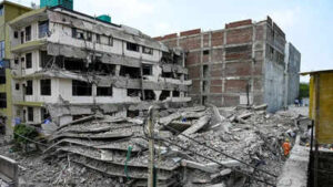 4 dead in south Delhi building collapse | Delhi News