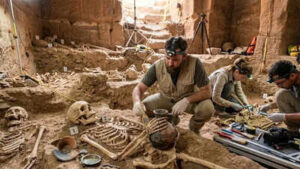 12 skeletons found in a hidden Petra tomb beneath the Treasury