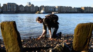Meet Mudlarks: The treasure hunters uncovering centuries-old secrets from the River Thames | World News
