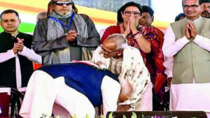 PM Modi’s salute to 97-year-old Jana Sangh veteran steals the show | India News