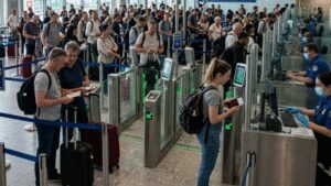 UK net migration falls below 200,000 as stricter visa rules cut arrivals | World News