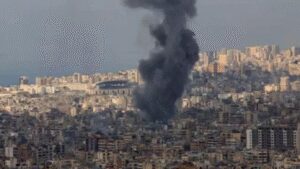 Israel issues evacuation warning; kills 1, hurts 4 in Lebanon strikes