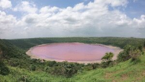 7 lakes created by meteor impacts around the world: From Lake Manicouagan to Clearwater Lakes |