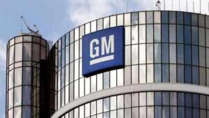 After laying off hundreds of engineers, GM now replaces more than 1,000 workers with 50 robots at its flagship plant in the US; says: We are implementing …