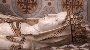 Most powerful queen of Europe unearthed after 700 years: Archaeologists finally opened the tomb of Queen Elisenda in Barcelona | World News