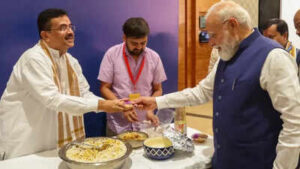 Jhalmuri becomes a TMC (tangy, masaledar & crunchy) snack | India News