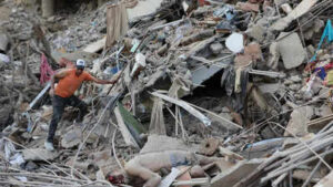 Venezuela twin earthquakes: Death toll rises to 164; over 1000 injured, search for missing continues