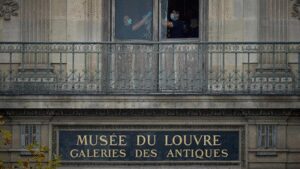 Jewellery likely to be worth €4m stolen from French museum, probe on