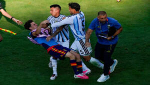 ‘He’s a disgrace’: Argentina star sent off after grabbing Spain player’s throat in ugly World Cup final scenes | Football News