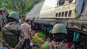 Amarnath Pilgrims Bus Accident: Jammu and Kashmir: Bus with Amarnath pilgrims slips into gorge, 39 hurt | India News