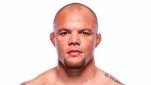 Anthony Smith arrest update: Former UFC star granted $500K bond as judge orders no contact with wife | MMA News