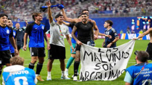 White House sends clear message after calls for FIFA to punish Argentina players over Falklands banner | Football News