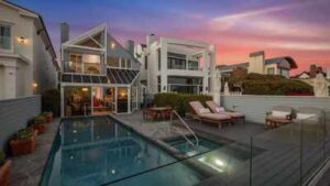 Joni Mitchell’s former Malibu home is listed for $27 million; its beachfront pool may be impossible to recreate today |
