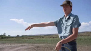 A 14-year-old Montana boy brought his rodeo lasso on a family camping trip; hours later, he used it to save a drowning man