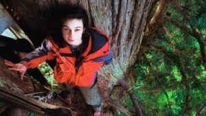 Meet Julia Butterfly Hill: The 23-year-old woman who climbed a 1,000-year-old tree and stayed there for 738 days to save it from being cut down | World News