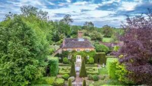 Princess Margaret’s former country retreat is for sale for £3.95 million, inside the 4,195-square-foot home where royals and artists gathered