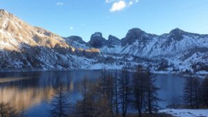 In 1924, Arctic charr from Lake Geneva were stocked into Lake Allos; a century later, their descendants showed distinct metabolic responses under identical conditions
