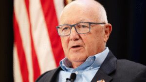 Over 60,000 Canadians sign petition demanding expulsion of US Ambassador Pete Hoekstra