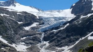 Two Belgian climbers vanished in the Alps in 1992; melting ice has finally revealed their remains 34 years later | World News