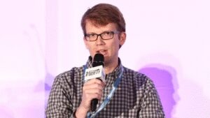 Hank Green Ai Backlash: YouTuber Hank Green faces backlash after admitting AI use in research for Ask Hank Anything episode
