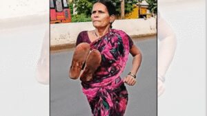 Barefoot mom in sari runs 3km to win Rs 5k for kids’ education | India News