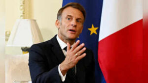 EU debate takes shape as Macron backs under-15 social media ban