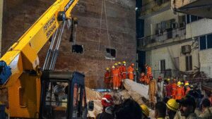Delhi building collapse kills 6; FIR against owner, illegal buildings over 4 floors face action | India News
