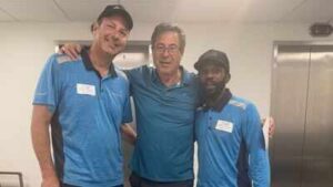 Two Amazon delivery drivers carried an 85-year-old Kentucky woman’s printer inside; minutes later she stopped breathing and they performed CPR that helped save her life