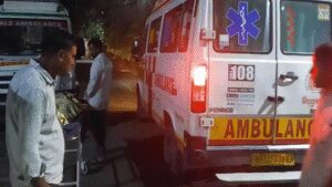 4 killed, over two dozen injured as bus overturns after hitting divider in UP’s Baghpat | Lucknow News
