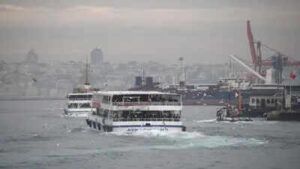 Two Turkish-flagged vessels collide in Marmara Sea off Istanbul; 10 crew members unreachable