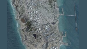 US strikes Iranian tankers near Kharg Island; Tehran threatens Gulf oil vessels