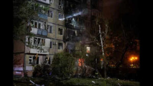 Eight killed in Russian strikes on Ukraine; Putin warns Europe over troop deployment